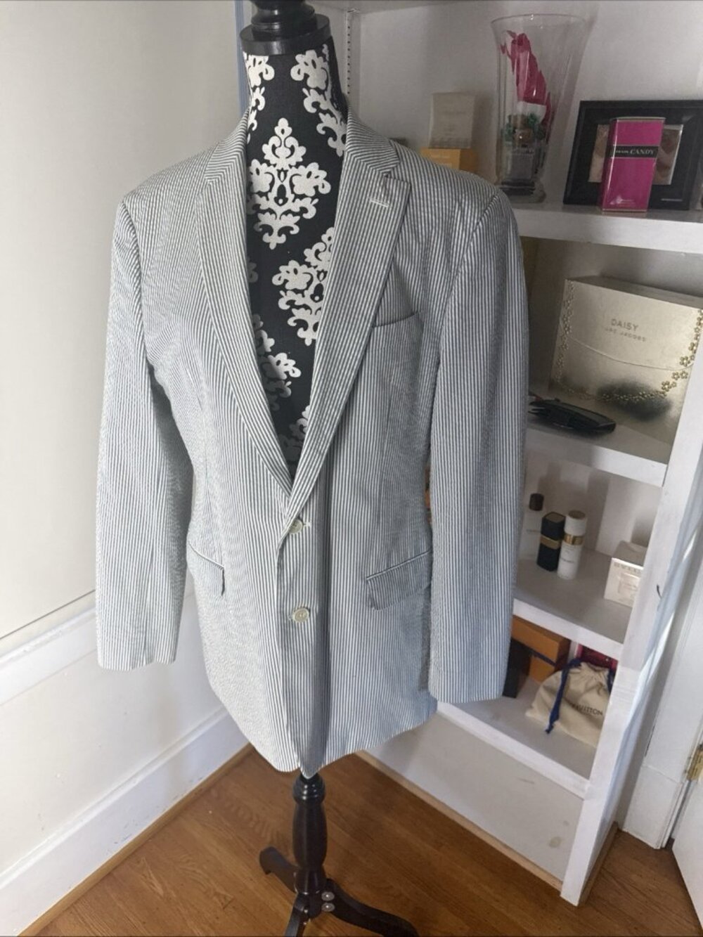JoS A Bank Executive Seersucker Suit Men 40L 43W Pleated/Cuff Pant-Blue/White